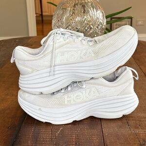 EUC! HOKA Bondi 8, US size 9.5/EU 42